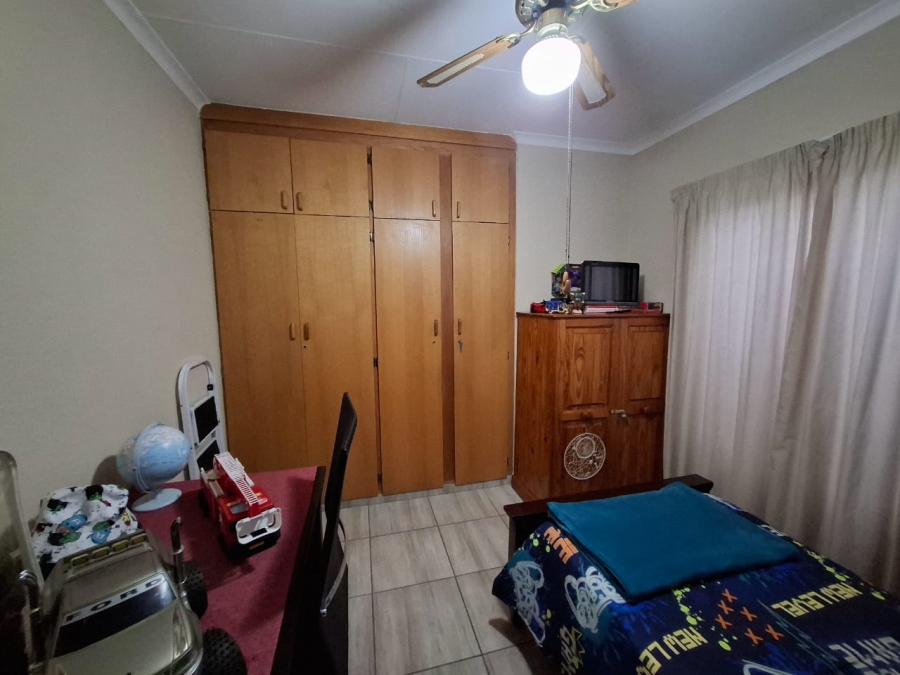 4 Bedroom Property for Sale in Geelhoutpark North West